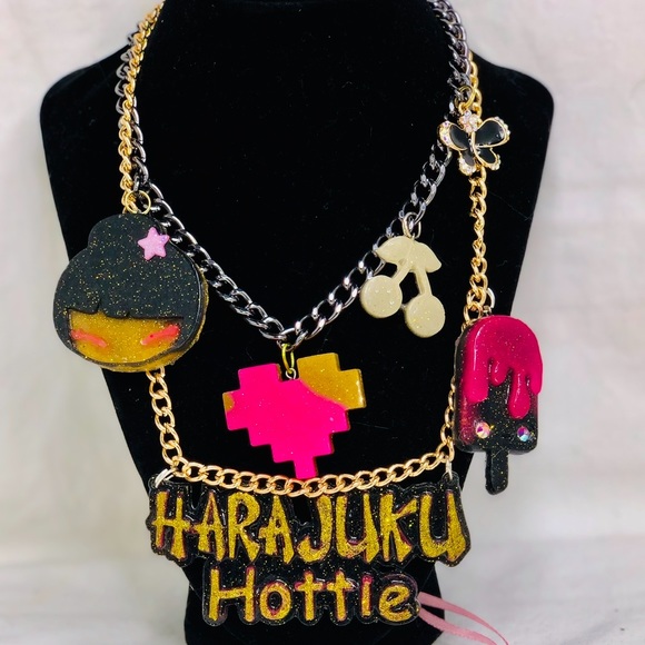 Necklace - Picture 1 of 4